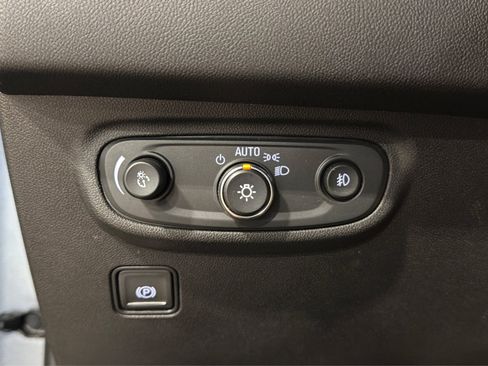 Used 2024 GMC Terrain SLT AWD/4WD image 21