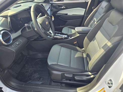 New 2026 Chevrolet Trax LT image 15