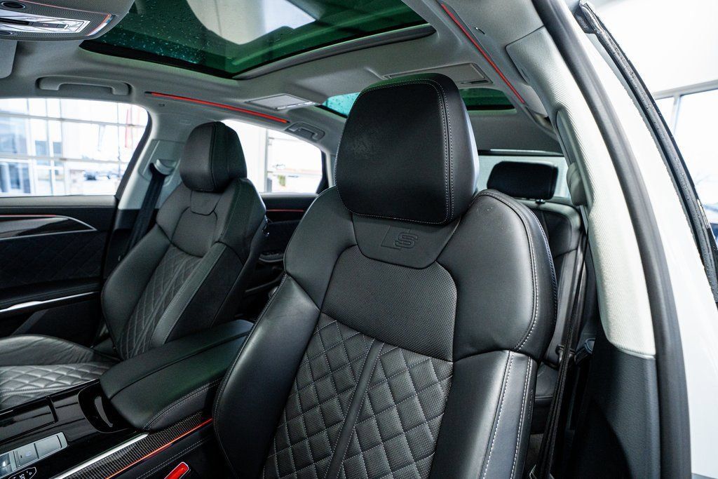 Used 2023 Audi S8 AWD/4WD image 36