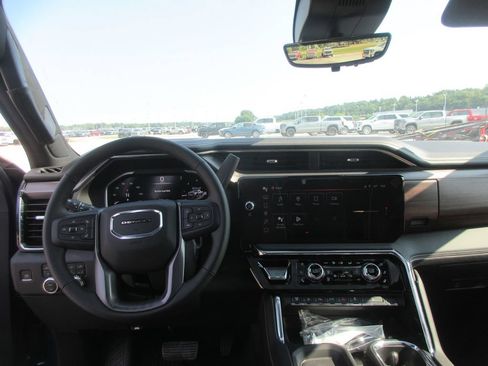 New 2026 GMC Sierra 3500 Denali Ultimate AWD/4WD image 17