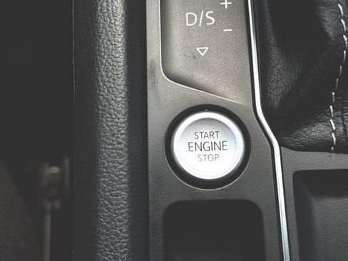 Used 2021 Volkswagen Atlas Cross Sport SEL R-Line FWD image 17