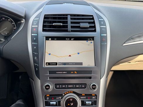 Used 2018 Lincoln MKZ Reserve w/ Climate Package FWD image 12