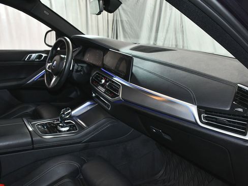 Used 2022 BMW X6 xDrive40i w/ Executive Package image 65