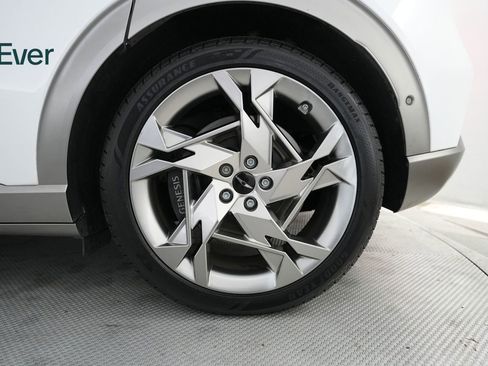 Used 2024 Genesis GV60 Performance AWD/4WD image 9