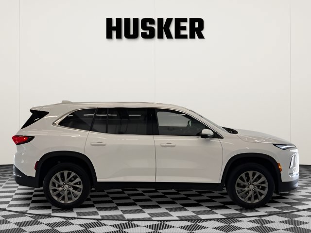 Certified 2026 Buick Enclave Preferred AWD/4WD image 2