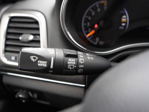 Used 2018 Jeep Grand Cherokee Limited w/ Trailer Tow Group IV image 25