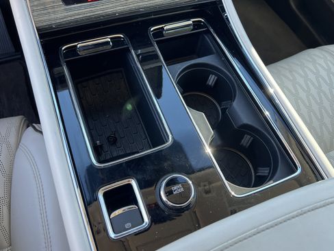 Used 2020 Lincoln Aviator Black Label w/ Dynamic Handling Package image 24