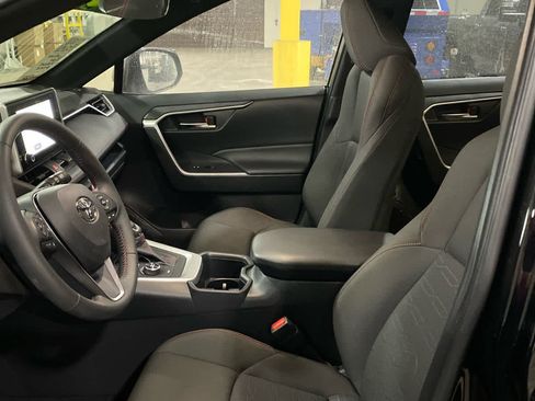 Certified 2025 Toyota RAV4 SE image 9