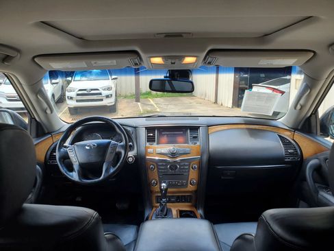 Used 2014 INFINITI QX80 4WD w/ Theater Package image 2