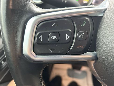 Used 2022 Jeep Wrangler Unlimited Sahara w/ Cold Weather Group AWD/4WD image 18