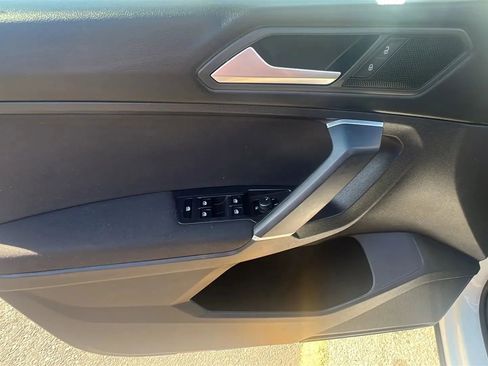 Used 2020 Volkswagen Tiguan S image 23