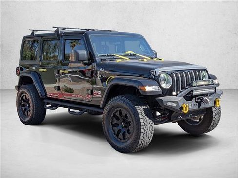 Used 2019 Jeep Wrangler Unlimited Sahara AWD/4WD image 3