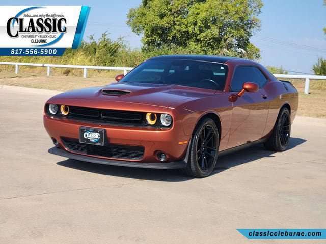 Used 2022 Dodge Challenger R/T w/ Plus Package RWD image 3