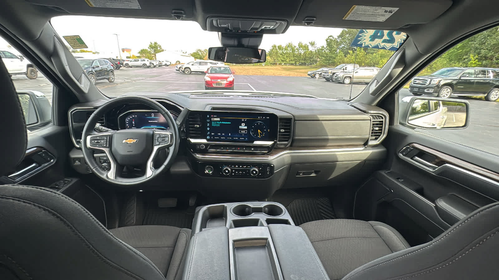Used 2024 Chevrolet Silverado 1500 LT AWD/4WD image 27