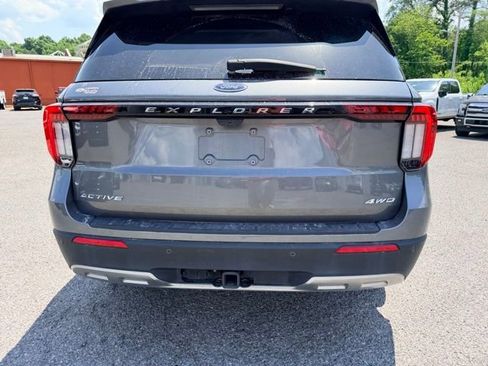 Used 2025 Ford Explorer Active w/ Active Comfort Package AWD/4WD image 4