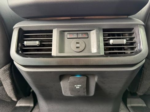 Used 2025 Ford F150 Lightning Platinum AWD/4WD image 23