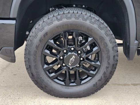 Used 2025 Chevrolet Silverado 2500 LTZ w/ LTZ Plus Package AWD/4WD image 17