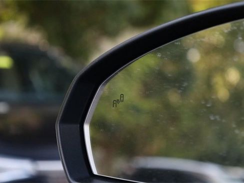 New 2025 Volkswagen Taos SE image 21