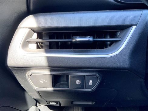 Used 2025 Kia K4 LXS image 36