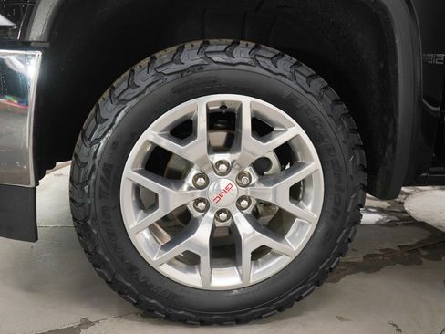 Used 2018 GMC Sierra 1500 SLT w/ SLT Premium Package image 31