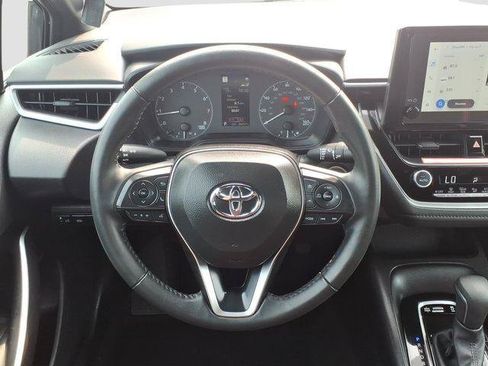 Certified 2025 Toyota Corolla SE FWD image 18