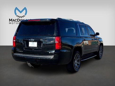 Used 2017 Chevrolet Suburban Premier image 6