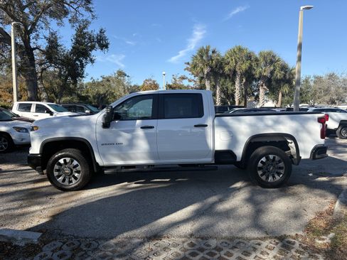 Used 2024 Chevrolet Silverado 2500 Custom w/ Custom Convenience Package image 4