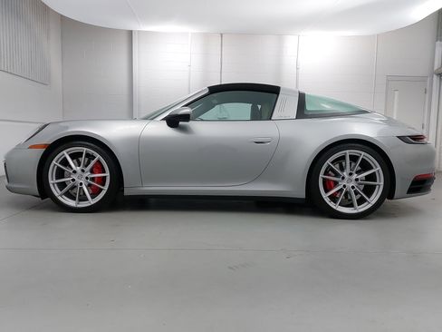 Used 2021 Porsche 911 Targa 4S image 2