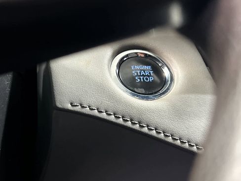 Used 2022 Toyota Highlander L image 23