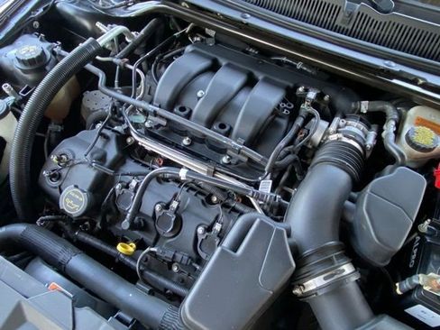 Used 2017 Ford Taurus SEL w/ Equipment Group 201A image 13