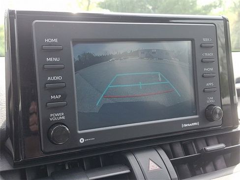 Used 2022 Toyota RAV4 XLE image 18