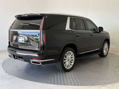 Used 2022 Cadillac Escalade Luxury AWD/4WD image 9