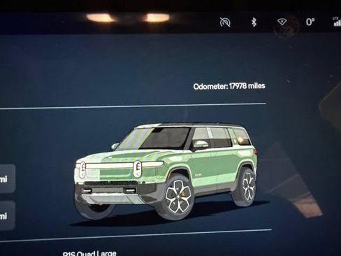 Used 2024 Rivian R1S Adventure AWD/4WD image 8