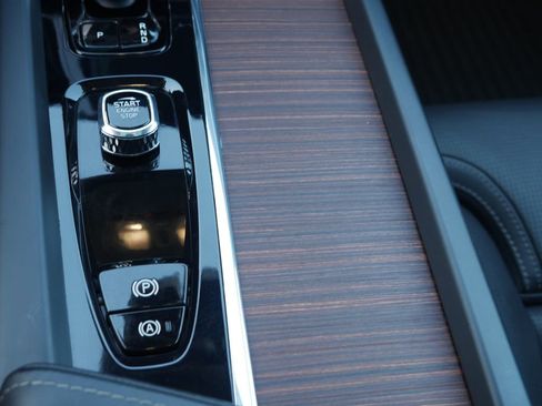 Used 2023 Volvo XC60 T8 Ultimate w/ Climate Package image 52