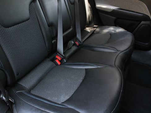 Used 2024 Jeep Compass Latitude AWD/4WD image 23