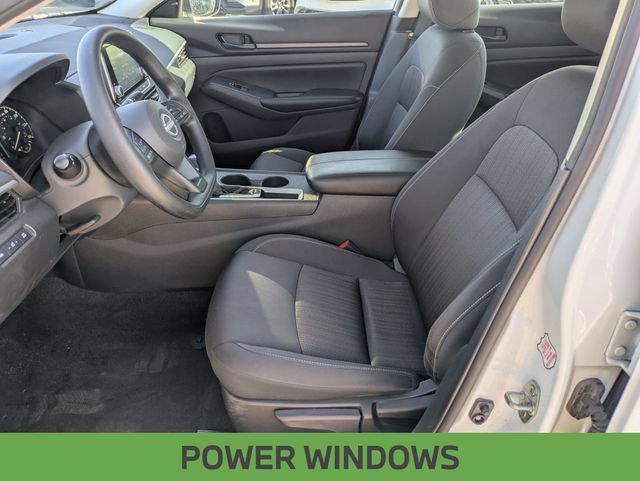 Used 2025 Nissan Altima 2.5 S FWD image 14
