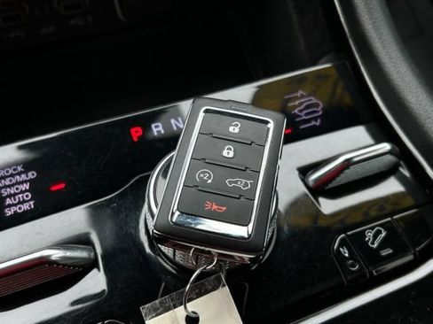 Used 2022 Jeep Grand Cherokee L Overland w/ Luxury Tech Group IV AWD/4WD image 61