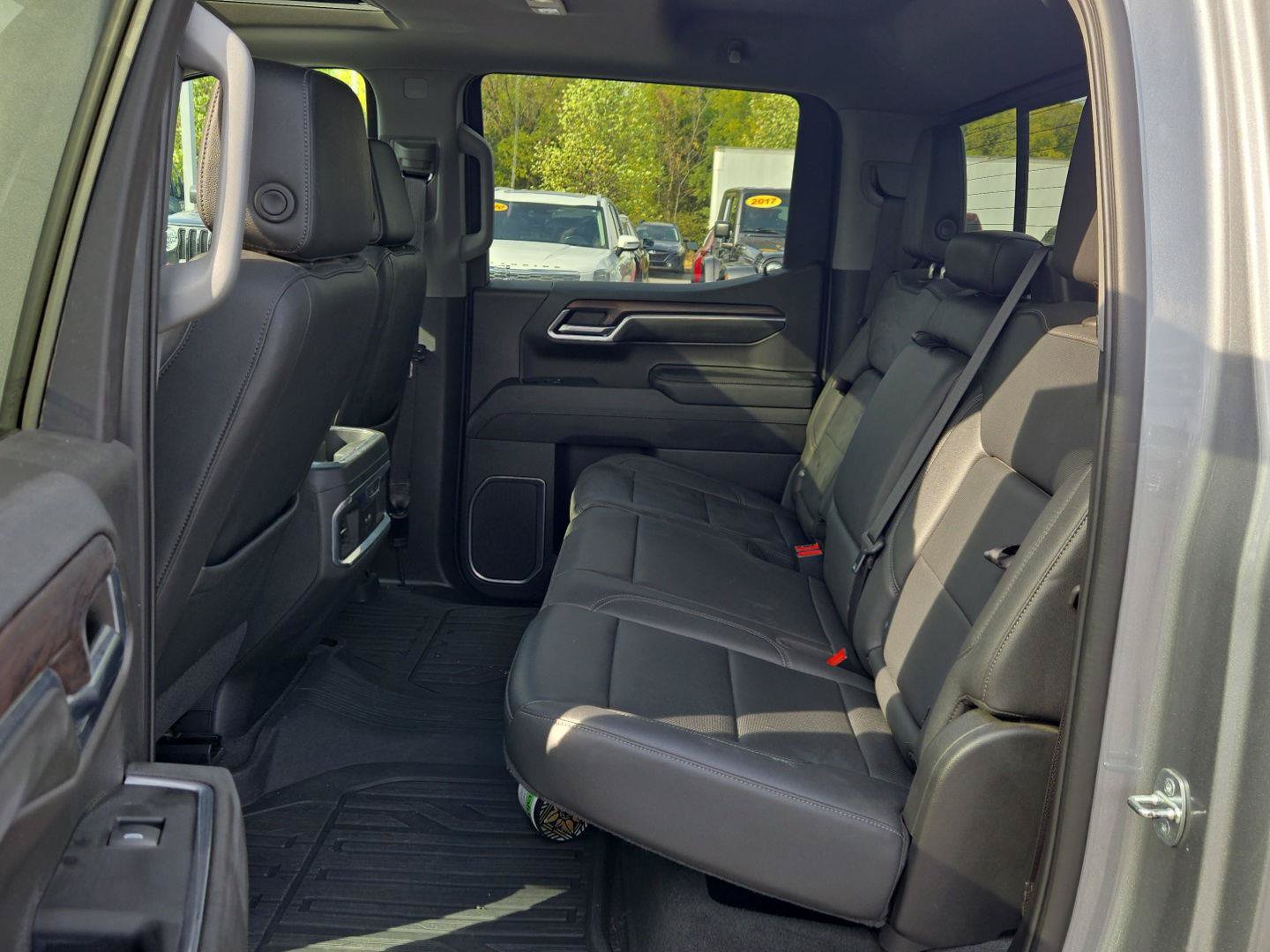Used 2023 GMC Sierra 1500 SLT w/ SLT Premium Package AWD/4WD image 15