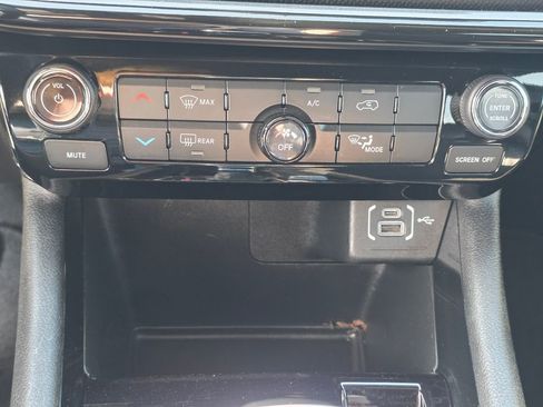 Used 2024 Jeep Compass Latitude w/ Altitude Special Edition image 25