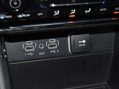 Used 2023 Jeep Grand Cherokee L Laredo image 13