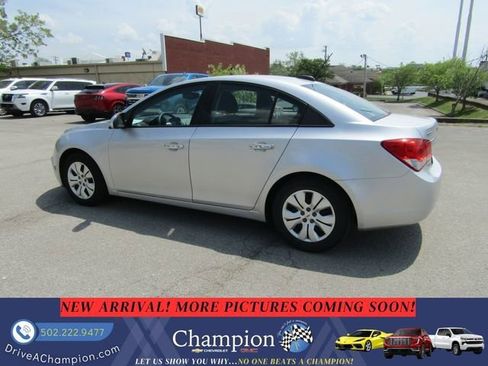 Used 2015 Chevrolet Cruze LS FWD image 6