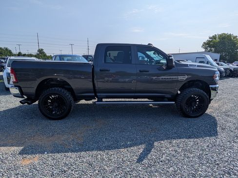Used 2024 RAM 2500 Tradesman w/ Chrome Appearance Group AWD/4WD image 6