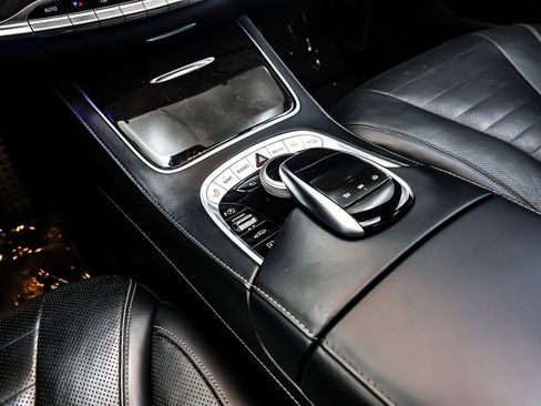 Used 2019 Mercedes-Benz S 560 Sedan image 6