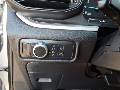 Used 2021 Ford Explorer XLT image 9