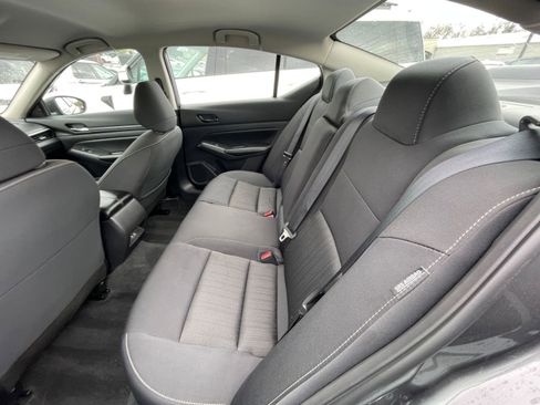 Used 2025 Nissan Altima 2.5 SV image 25