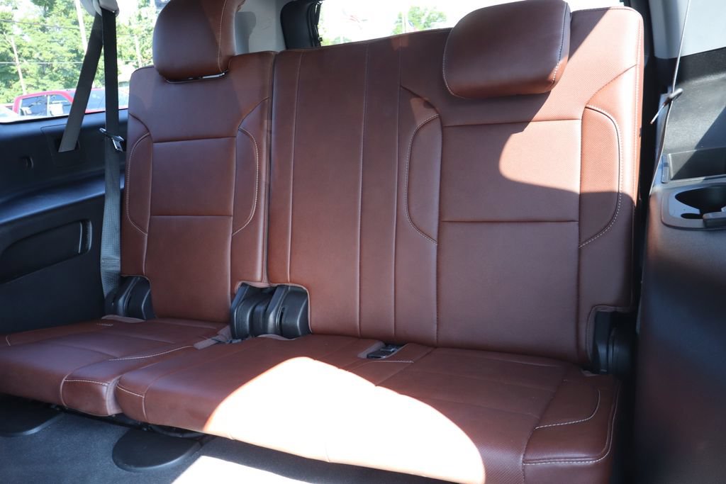 Used 2020 Chevrolet Suburban Premier w/ Premier Plus Edition AWD/4WD image 29