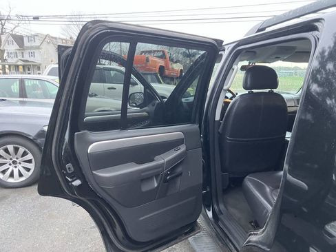 Used 2005 Mercury Mountaineer Convenience image 4