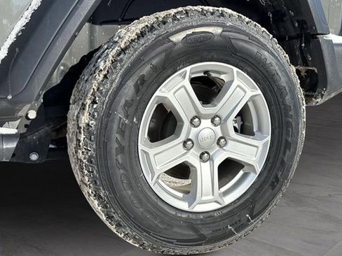 Used 2020 Jeep Wrangler Sport image 17