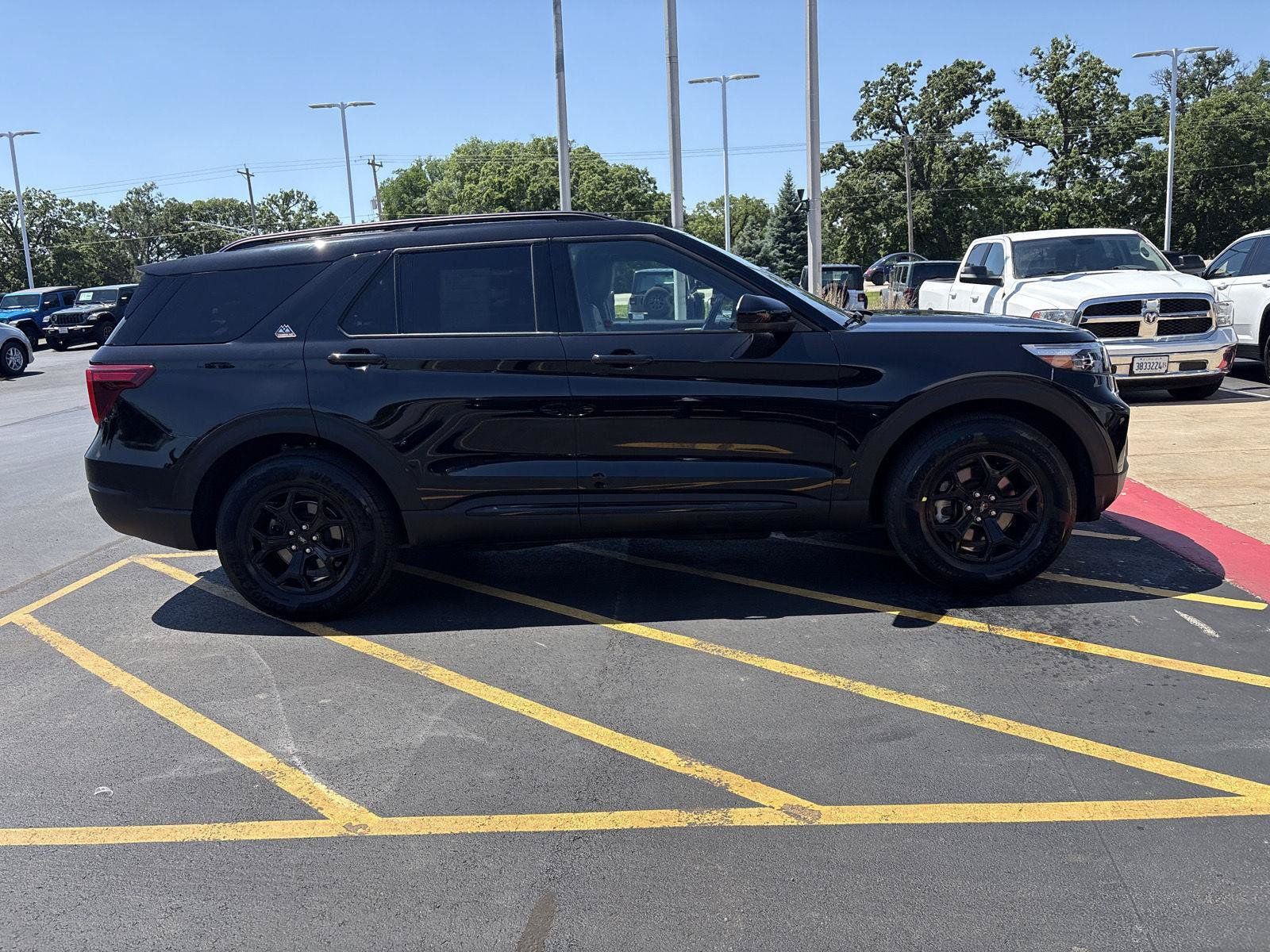 Used 2023 Ford Explorer Timberline w/ Timberline Technology Package AWD/4WD image 4