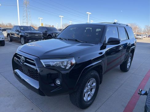 Used 2021 Toyota 4Runner SR5 image 1